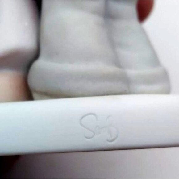 Vintage Precious Moments God Bless The Day We Found You Porcelain Figurine 1986 - Picture 8 of 9